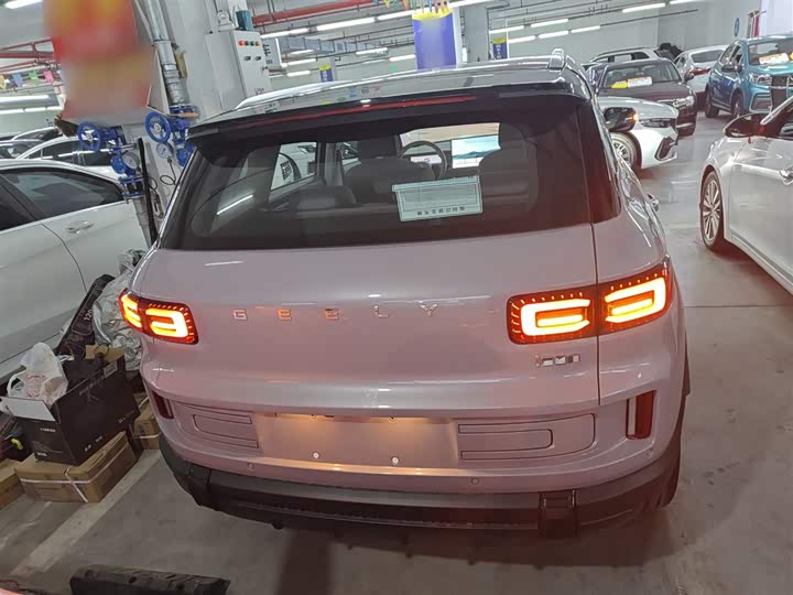 Фото 6 - Geely Icon