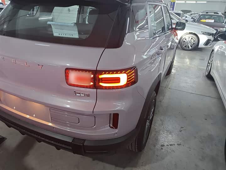 Фото 8 - Geely Icon