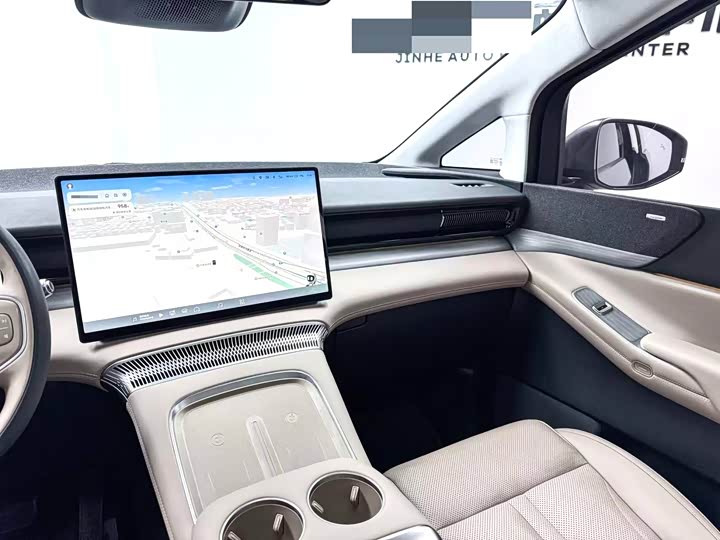 Фото 9 - XPeng X9