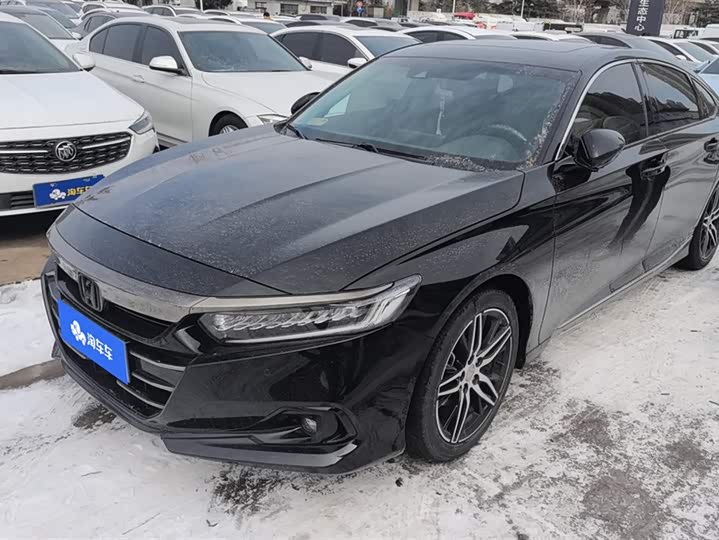 Фото 1 - Honda Accord