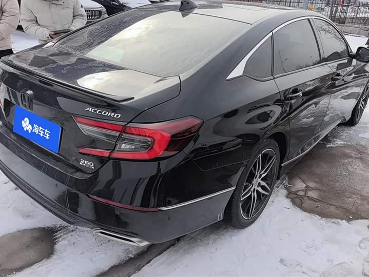 Фото 3 - Honda Accord