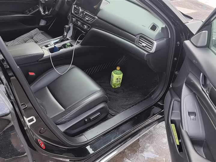 Фото 8 - Honda Accord