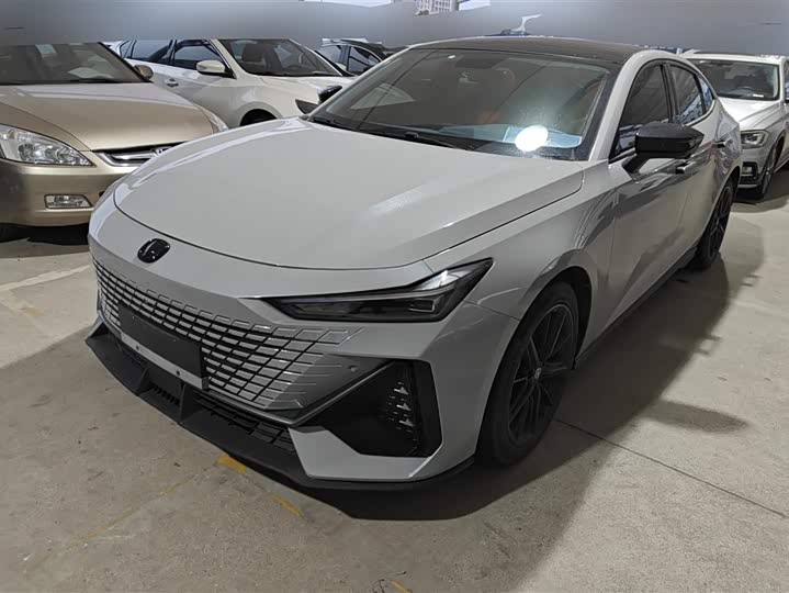 Фото 1 - Changan UNI-V