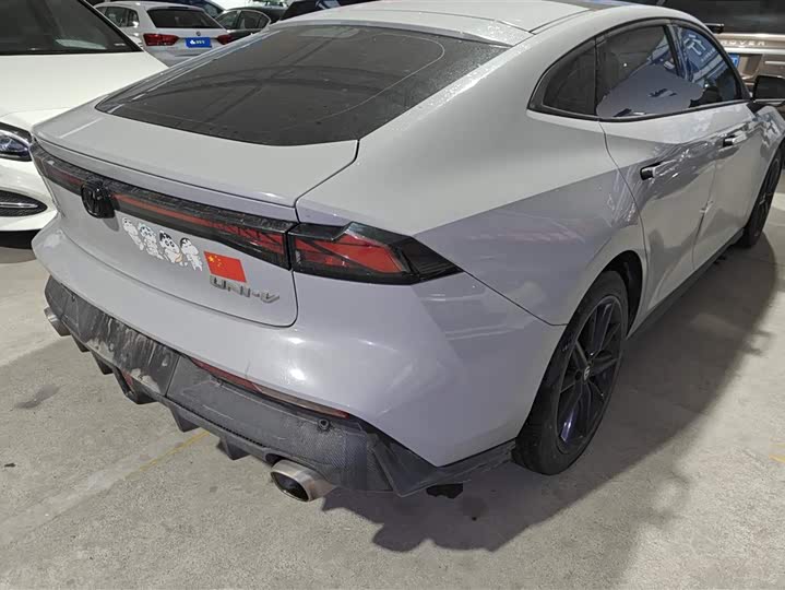 Фото 3 - Changan UNI-V