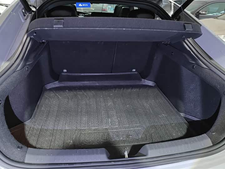 Фото 4 - Changan UNI-V