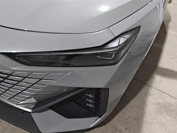 Фото 5 - Changan UNI-V