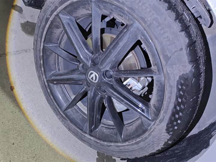 Фото 6 - Changan UNI-V