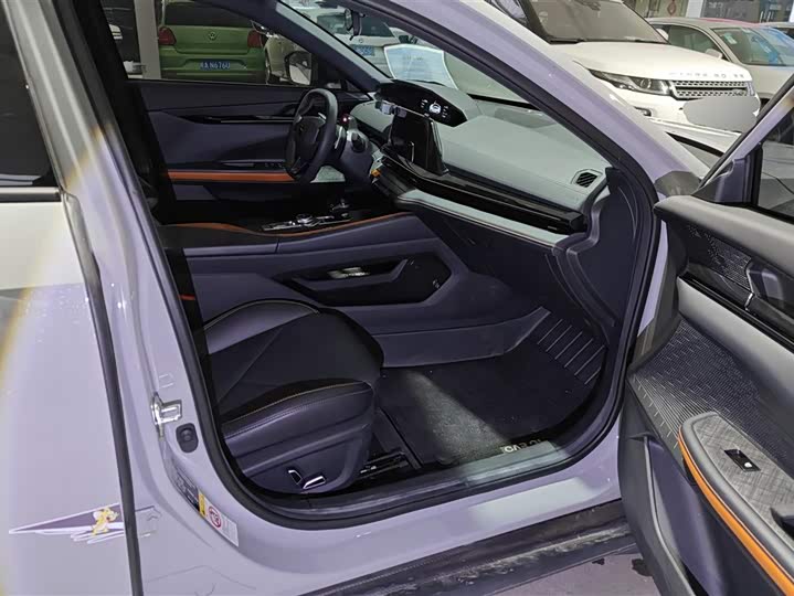 Фото 8 - Changan UNI-V