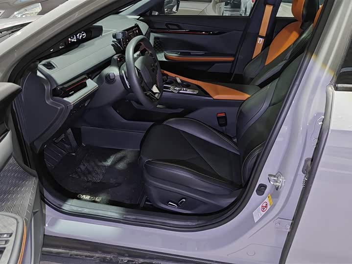 Фото 9 - Changan UNI-V