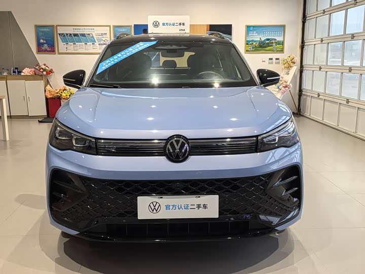 Фото 2 - Volkswagen Tiguan L Pro