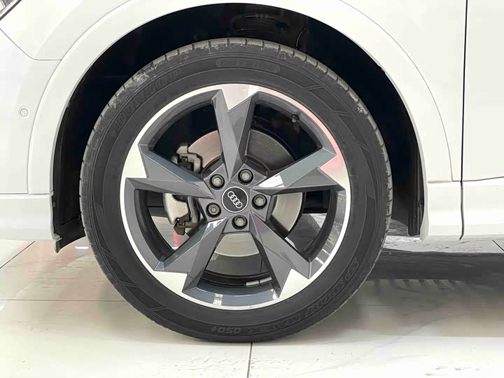 Фото 6 - Audi Q3