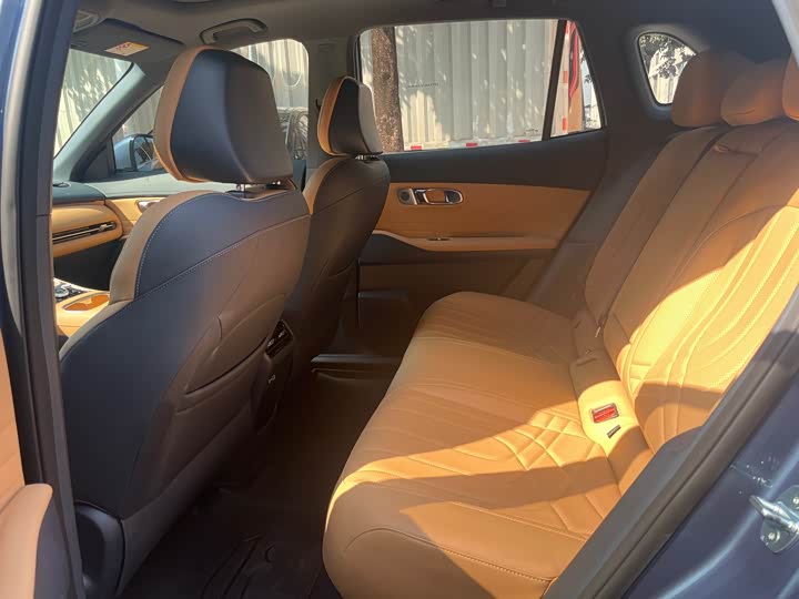 Фото 6 - Geely Galaxy Starship 7