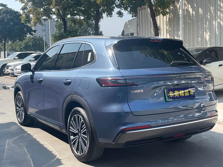 Фото 7 - Geely Galaxy Starship 7