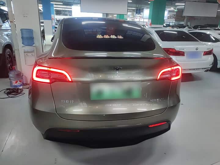 Фото 6 - Tesla Model Y