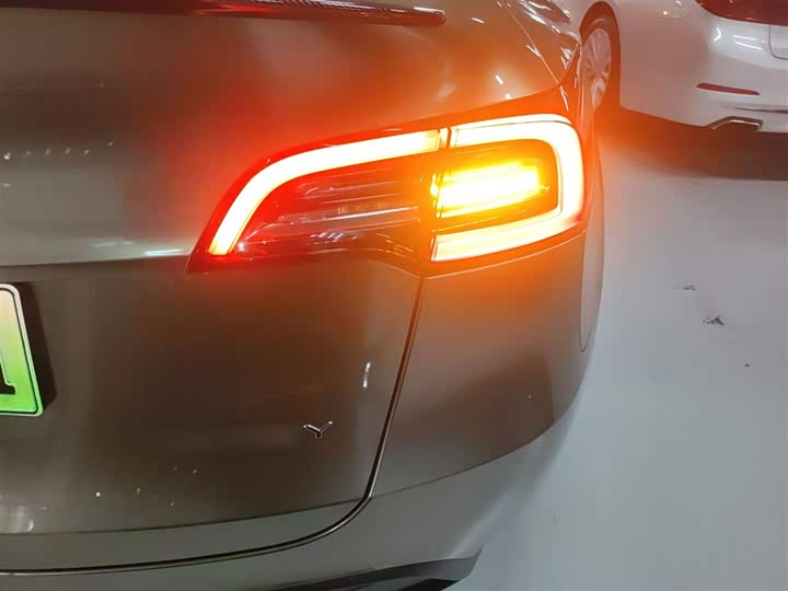 Фото 8 - Tesla Model Y