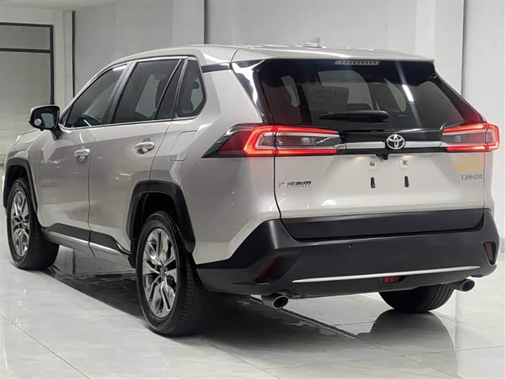 Фото 4 - Toyota Wildlander