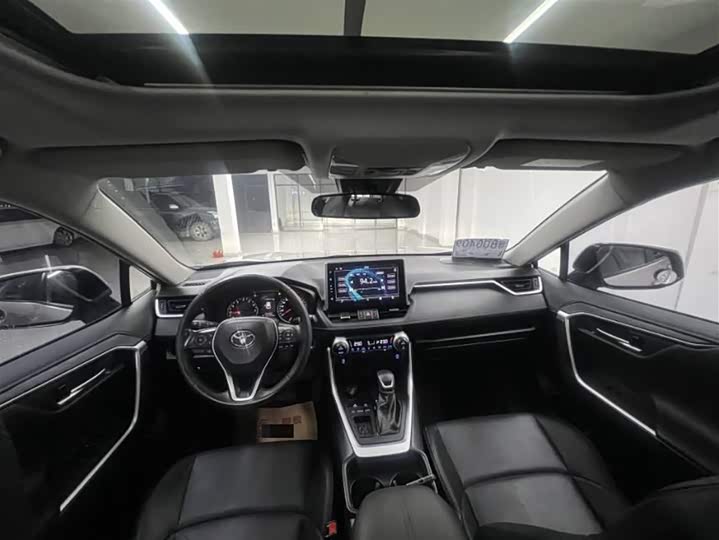 Фото 8 - Toyota Wildlander