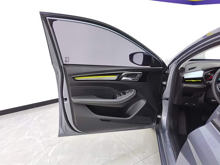 Фото 7 - Roewe i5