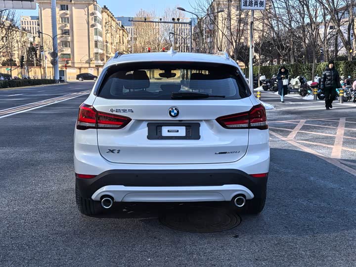 Фото 2 - BMW X1