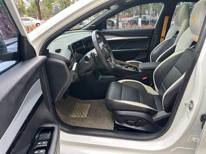 Фото 4 - MG Motor 5 Scorpio