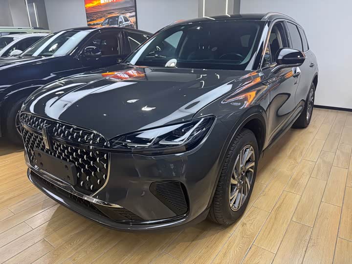 Фото 1 - Lincoln Corsair