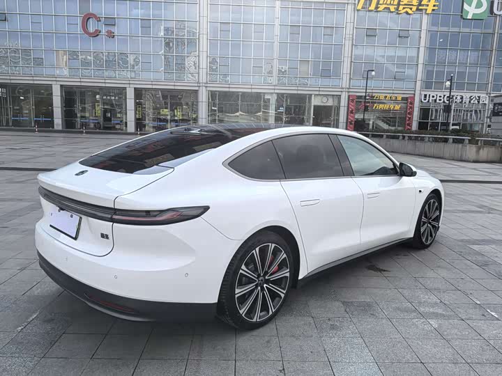 Фото 2 - Nio ET7