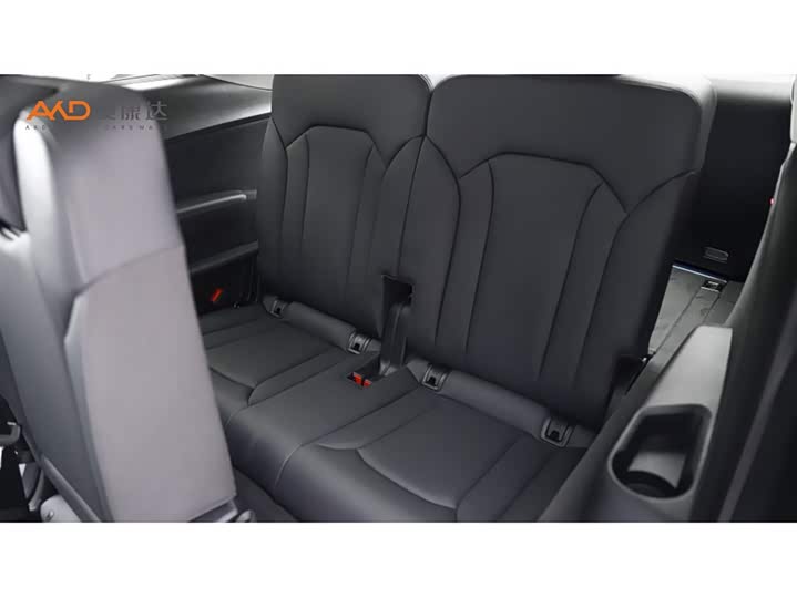 Фото 9 - Audi Q7