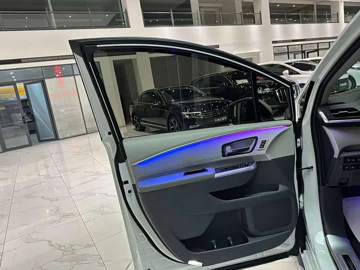 Фото 7 - Toyota Granvia