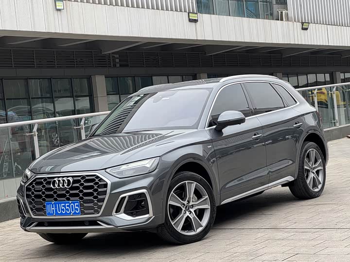 Фото 1 - Audi Q5L