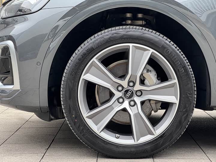 Фото 5 - Audi Q5L