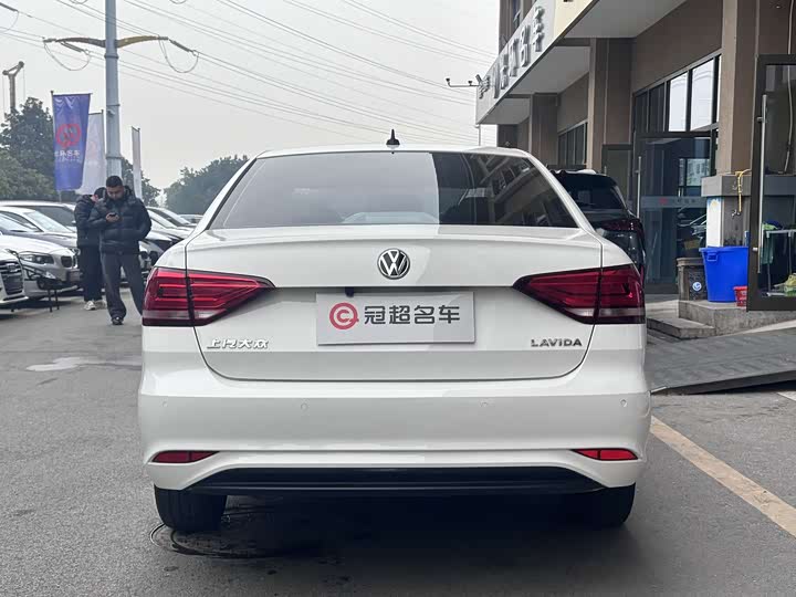 Фото 6 - Volkswagen Lavida