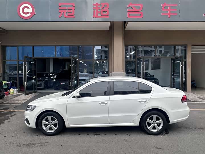 Фото 8 - Volkswagen Lavida