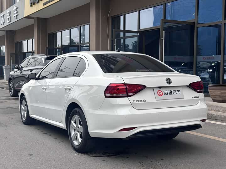 Фото 9 - Volkswagen Lavida