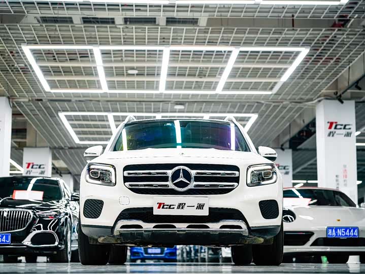 Фото 2 - Mercedes-Benz GLB-Class
