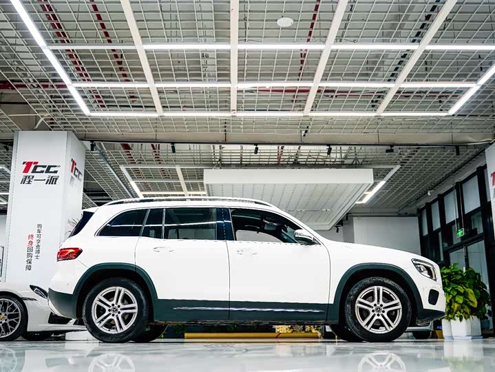 Фото 4 - Mercedes-Benz GLB-Class