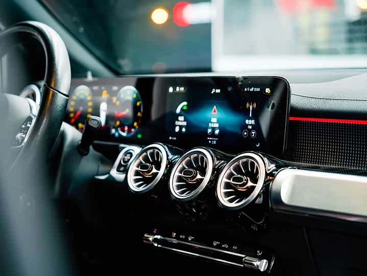 Фото 6 - Mercedes-Benz GLB-Class