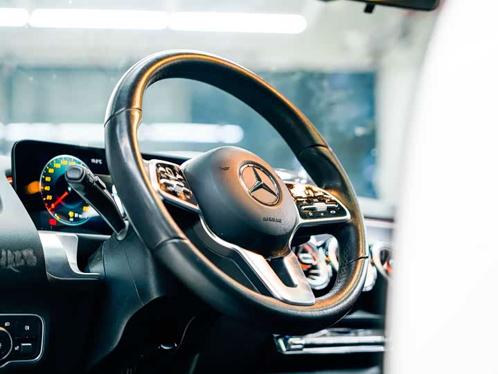 Фото 7 - Mercedes-Benz GLB-Class