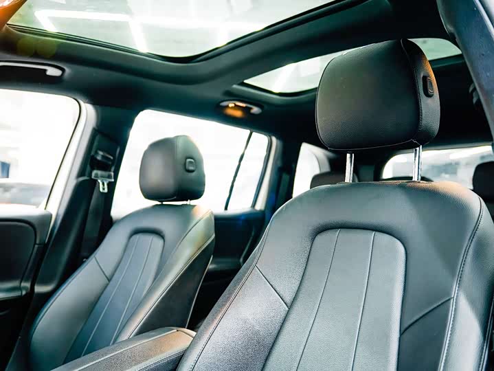 Фото 9 - Mercedes-Benz GLB-Class