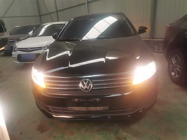 Фото 3 - Volkswagen Lavida