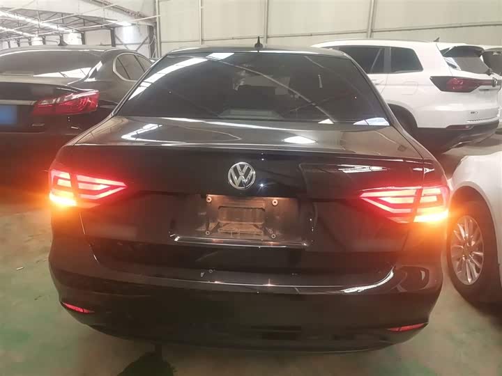 Фото 6 - Volkswagen Lavida