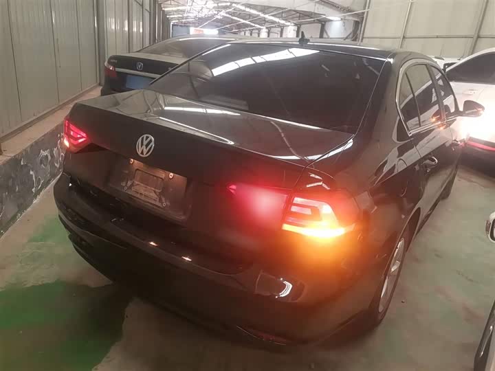 Фото 7 - Volkswagen Lavida