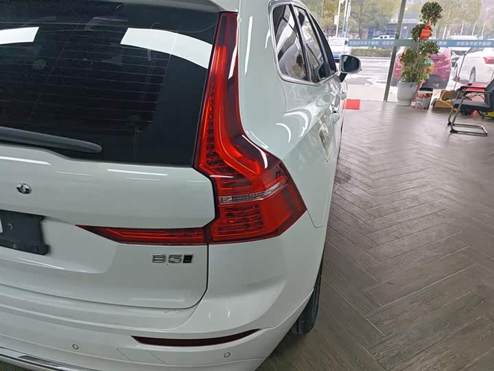 Фото 8 - Volvo XC60