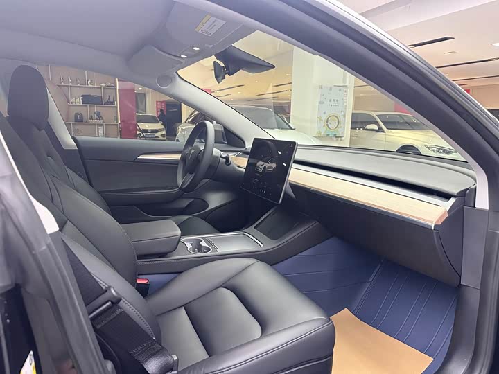 Фото 7 - Tesla Model 3