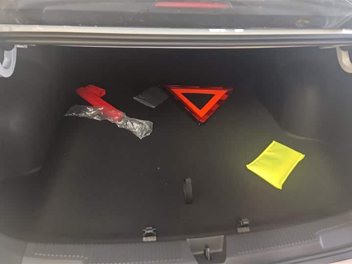 Фото 4 - Roewe i5