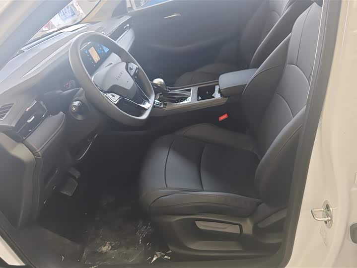 Фото 9 - Roewe i5