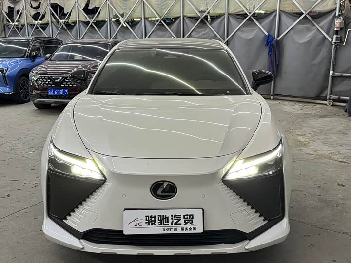 Фото 2 - Lexus RZ