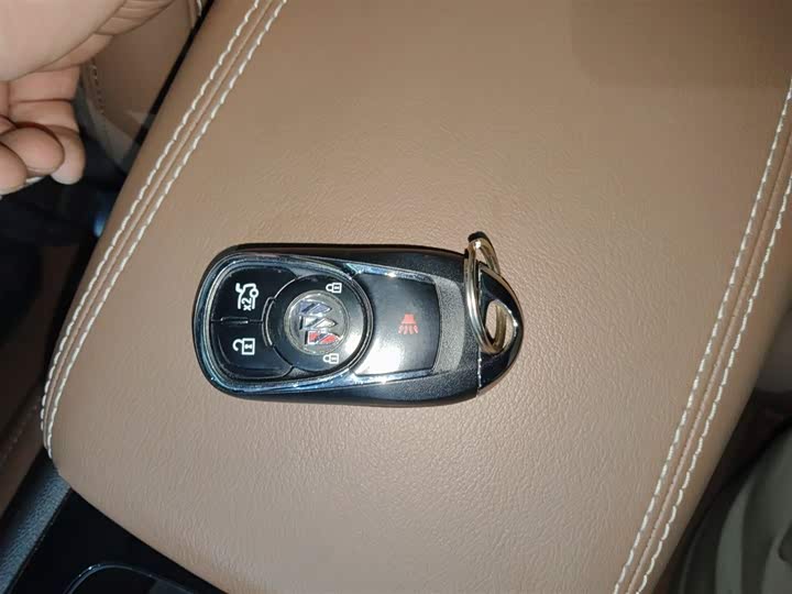 Фото 9 - Buick Regal