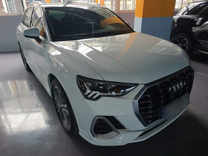 Фото 4 - Audi Q3