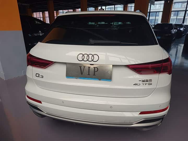 Фото 6 - Audi Q3