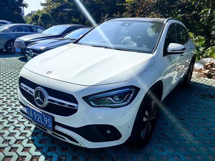 Фото 1 - Mercedes-Benz GLA-Class